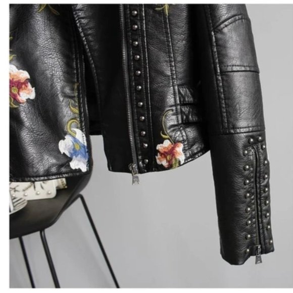 🌟Host Picks🌟 JAPANESE STYLE FLOWER EMBROIDERED FAUX - Picture 4 of 7